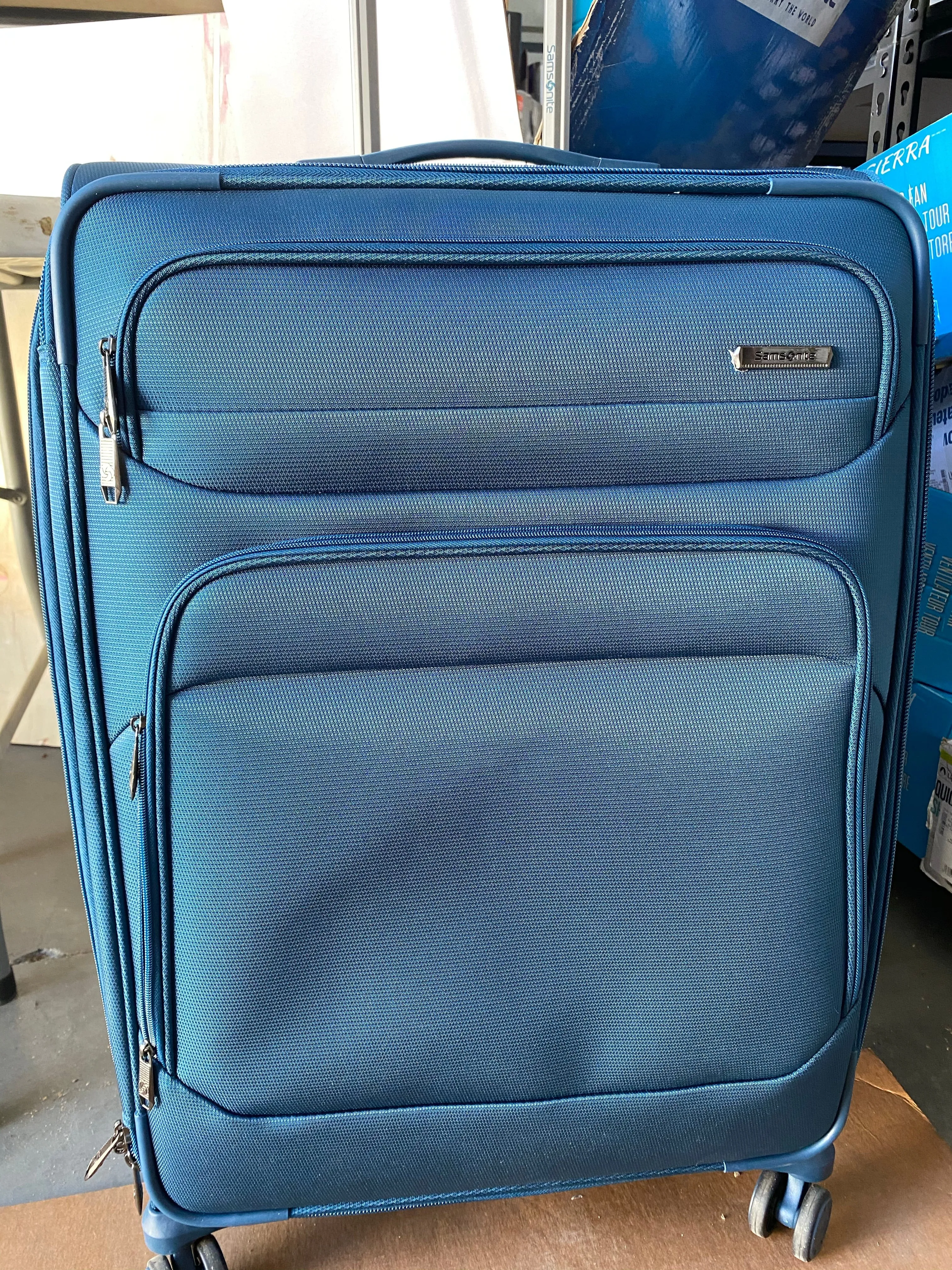 New Samsonite Epsilon NXT 2-piece Softside Spinner Luggage Set 27”& 20” Blue